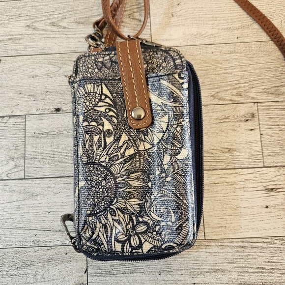 Sakroots Artist Circle Crossbody Phone case/Wallet Blue White Floral Mosaic - Picture 3 of 8
